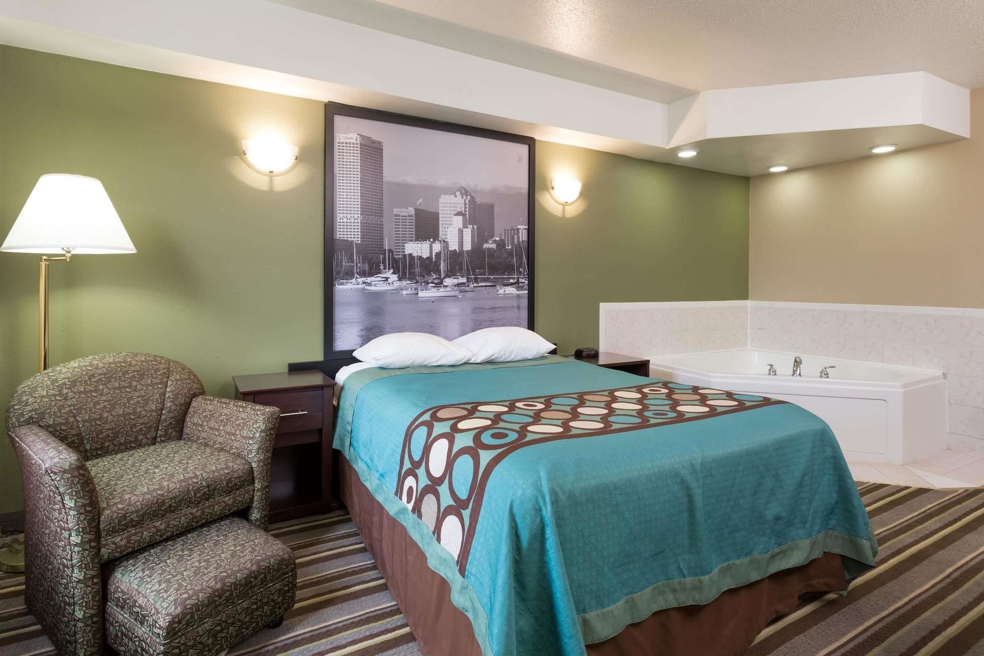Super 8 By Wyndham Germantown/Milwaukee Hotel Buitenkant foto